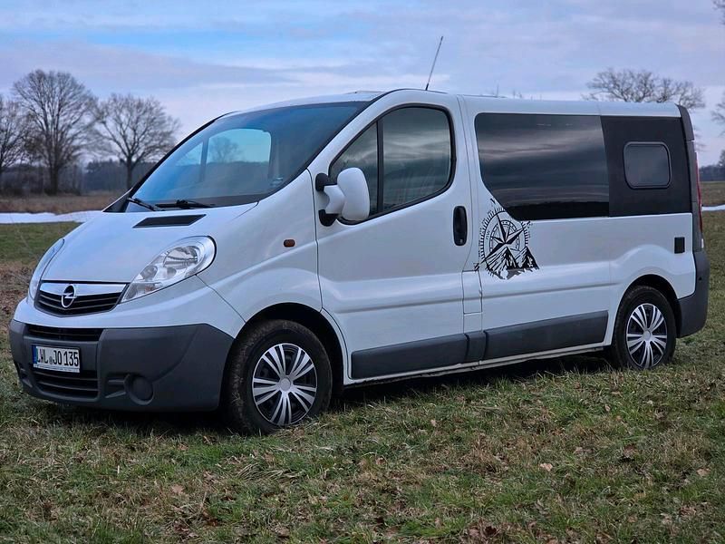 Gebraucht Opel Vivaro 145 PS (106 kW) 2010 Weiß Van / Kleinbus