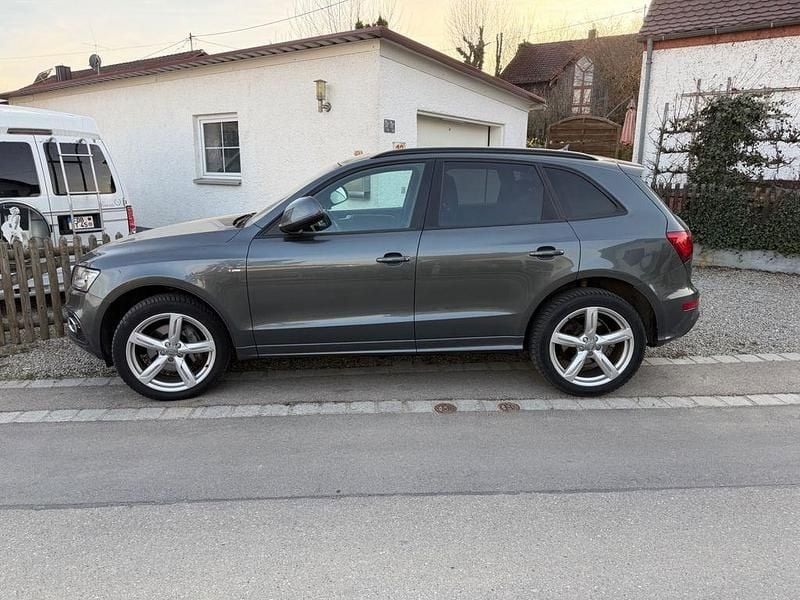 Gebraucht Audi Q5 S-Line 245 PS (180 kW) 2012 Grau SUV