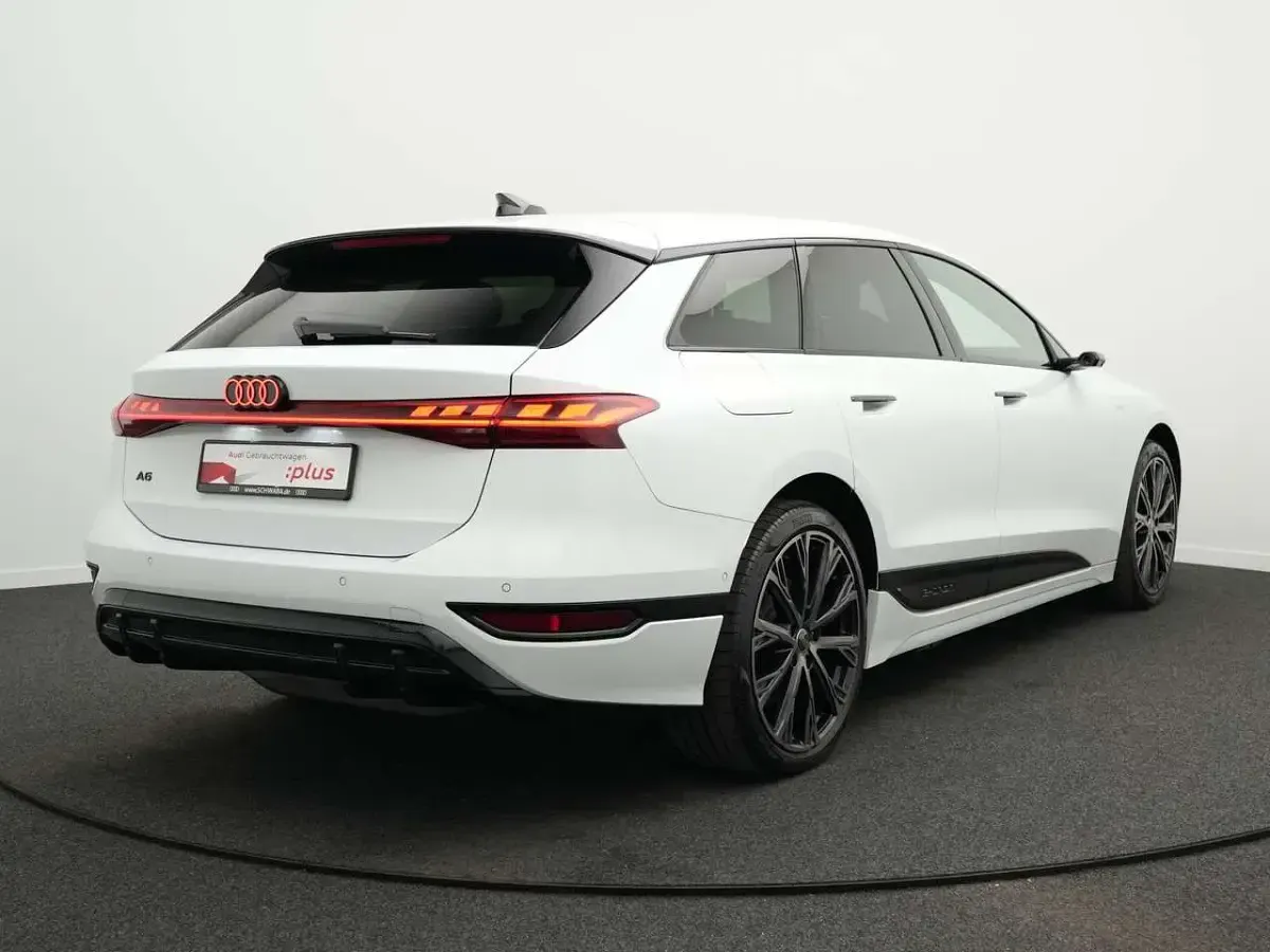 Gebraucht Audi A6 e-tron S-Line 210 kW (286 PS) 2025 Gletscherweiß metallic Kombi