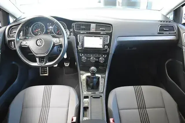 Gebraucht VW Golf VII Comfortline 110 PS (80 kW) 2016 Grau Limousine