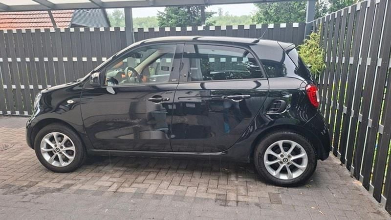 Schwarz Gebraucht 2015 Smart ForFour Kleinwagen | 5.999 € (Guter Preis) - Bild 1/4