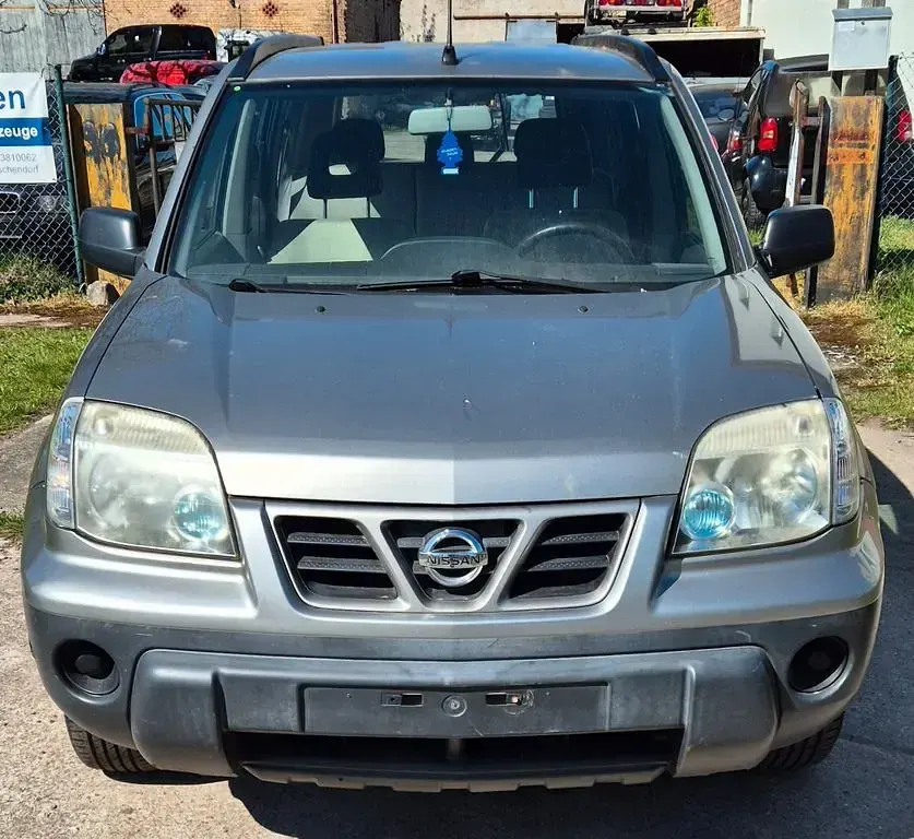 Gebraucht Nissan X-Trail Comfort 114 PS (83 kW) 2003 Grau SUV