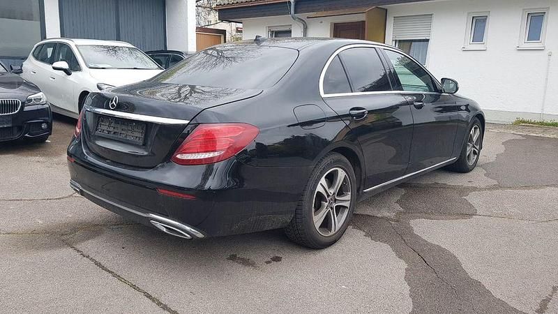 Occasion Mercedes E200 150 ch (110 kW) 2018 Noir Berline
