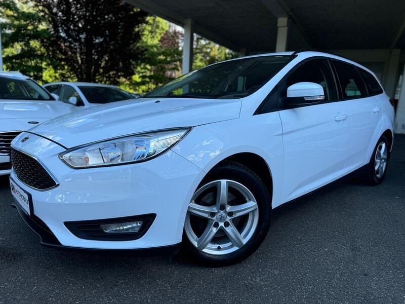 Weiß Gebraucht 2017 Ford Focus Business Edition Kombi | 7.999 € (Guter Preis) - Bild 1/4