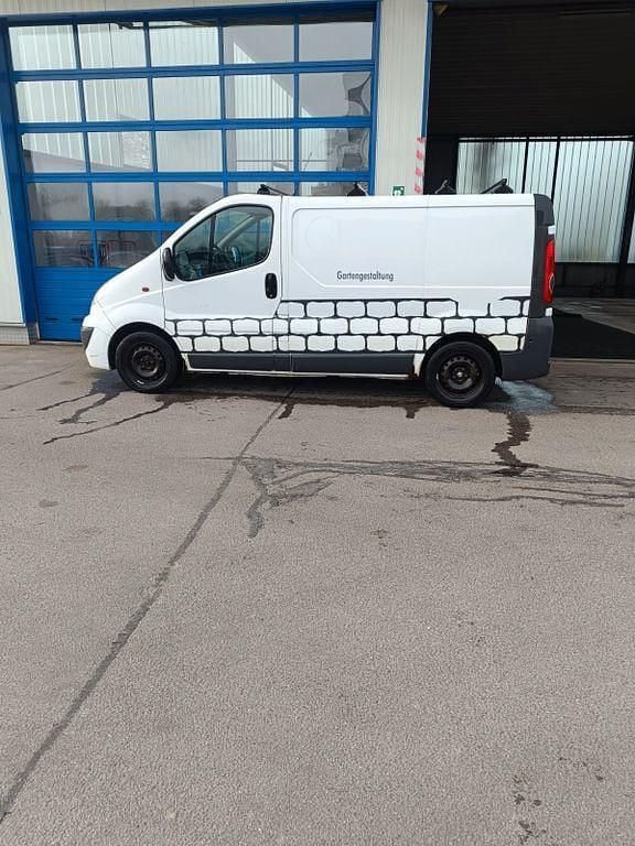 Weiß Gebraucht 2010 Opel Vivaro Van / Kleinbus | 4.600 € - Bild 1/4