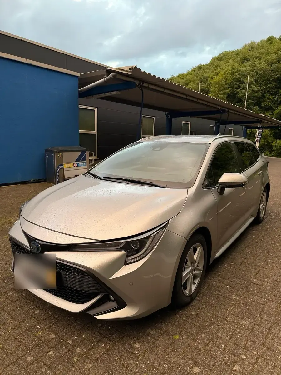 Gebraucht Toyota Corolla Team 122 PS (89 kW) 2022 Silber Kombi