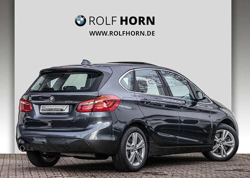 Gebraucht BMW 225 Active Tourer 220 PS (161 kW) 2021 Mineralgrau metallic Van / Kleinbus