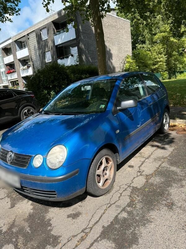 Blau Gebraucht 2003 VW Polo Limousine | 1.000 € (Fairer Preis) - Bild 1/4