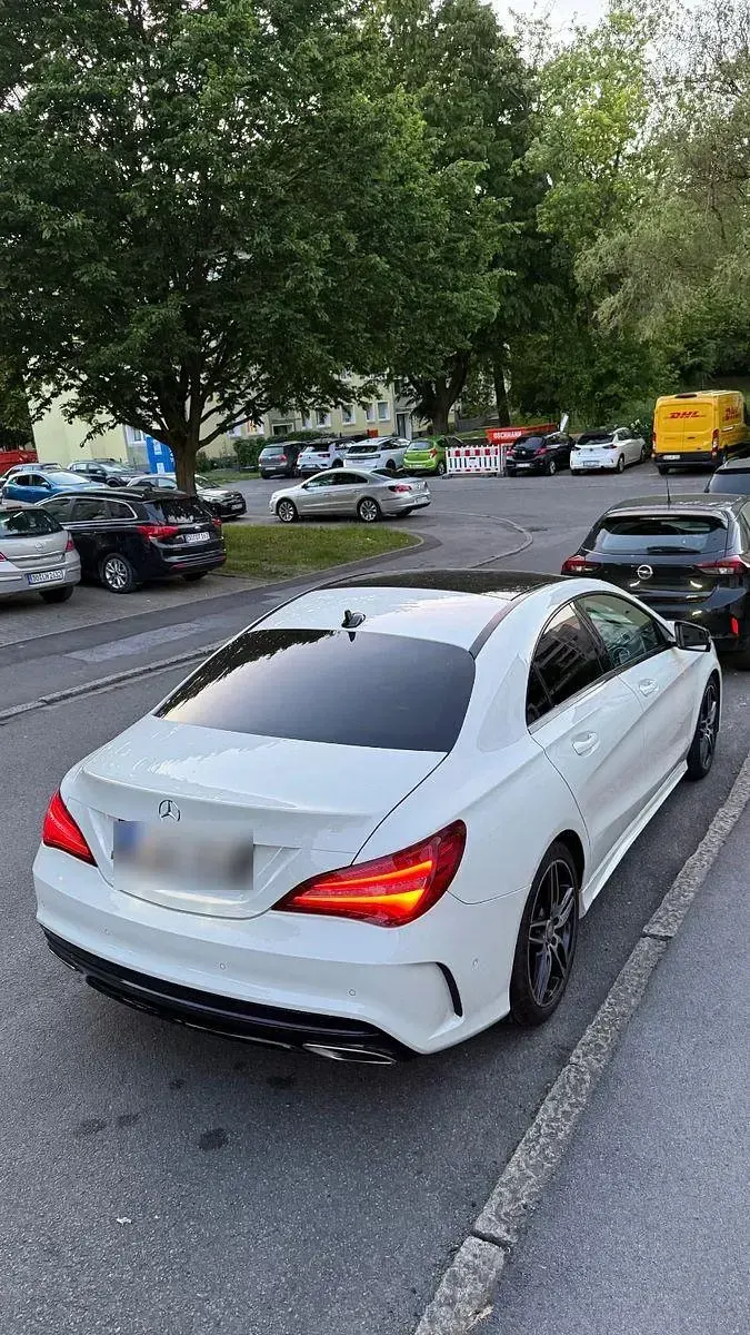 Gebraucht Mercedes CLA180 AMG line 122 PS (89 kW) 2017 Weiß Limousine
