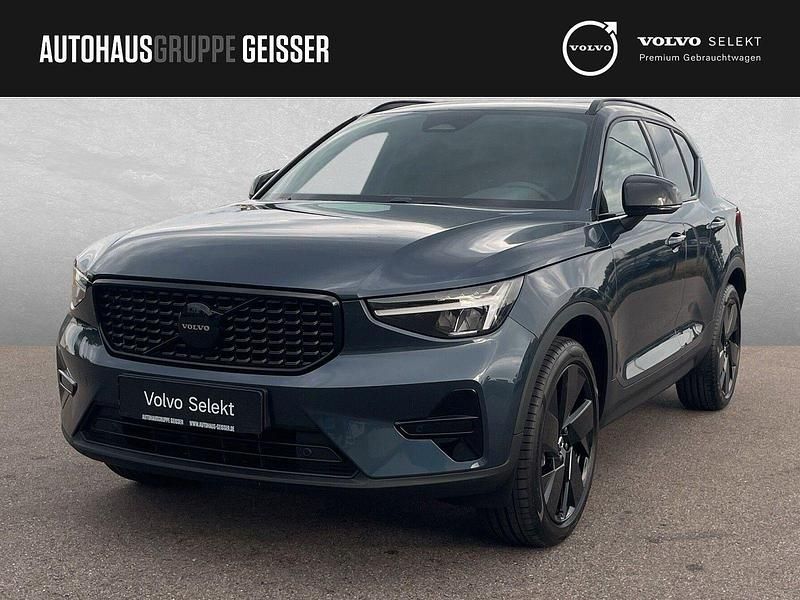 Neu Volvo XC40 Plus 163 PS (119 kW) 2025 Denim blue SUV