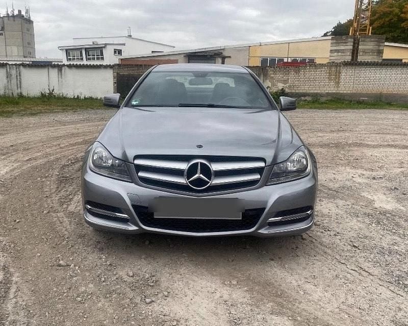 Grau Gebraucht 2013 Mercedes C180 Coupé | 9.999 € (Superpreis) - Bild 1/4