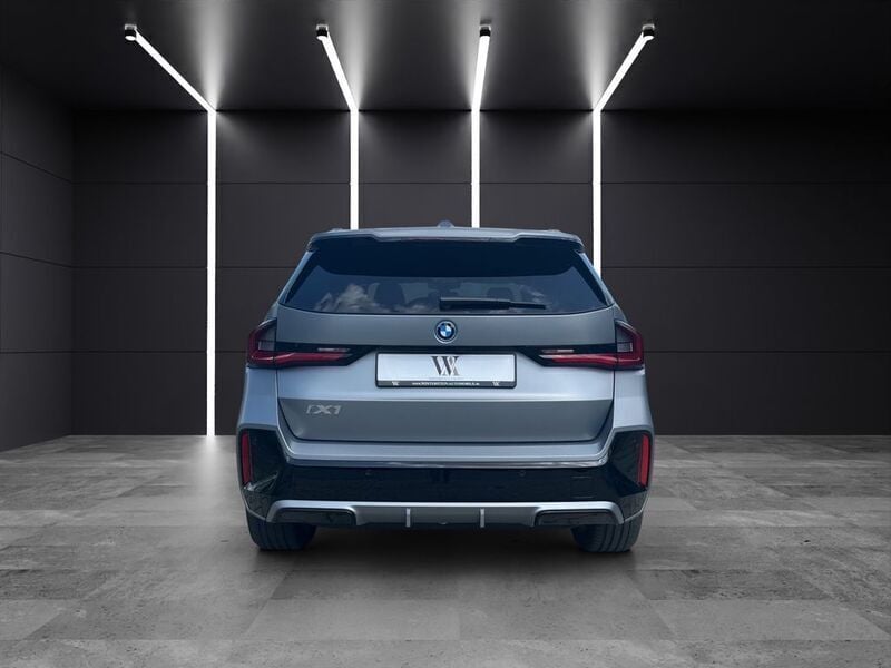 Gebraucht BMW iX1 M Sport 230 kW (313 PS) 2023 Grau SUV