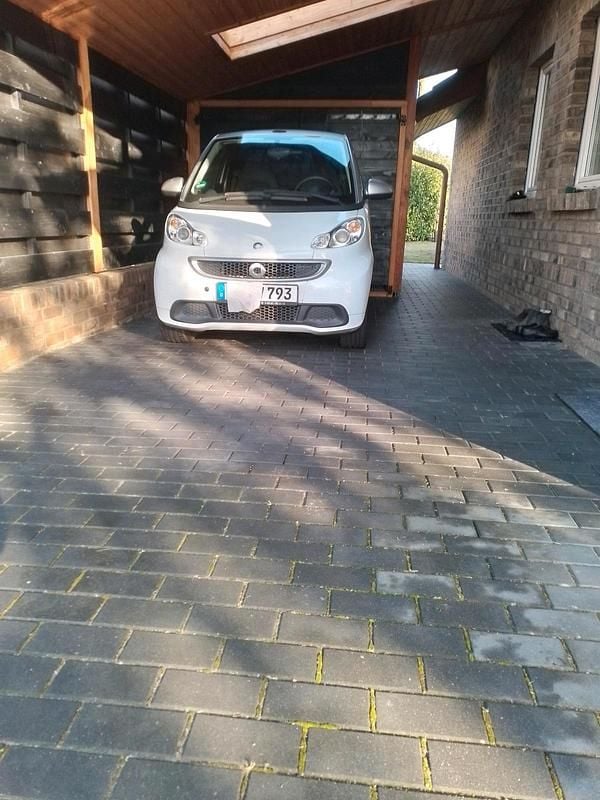 Weiß Gebraucht 2014 Smart ForTwo Cabrio Cabrio | 6.200 € (Guter Preis) - Bild 1/4