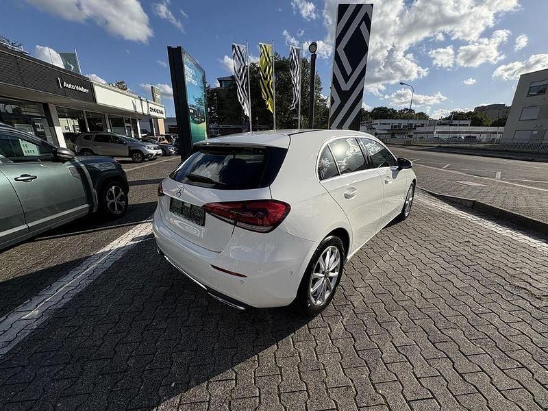 Gebraucht Mercedes A200 Progressive 150 PS (110 kW) 2020 Weiß Limousine
