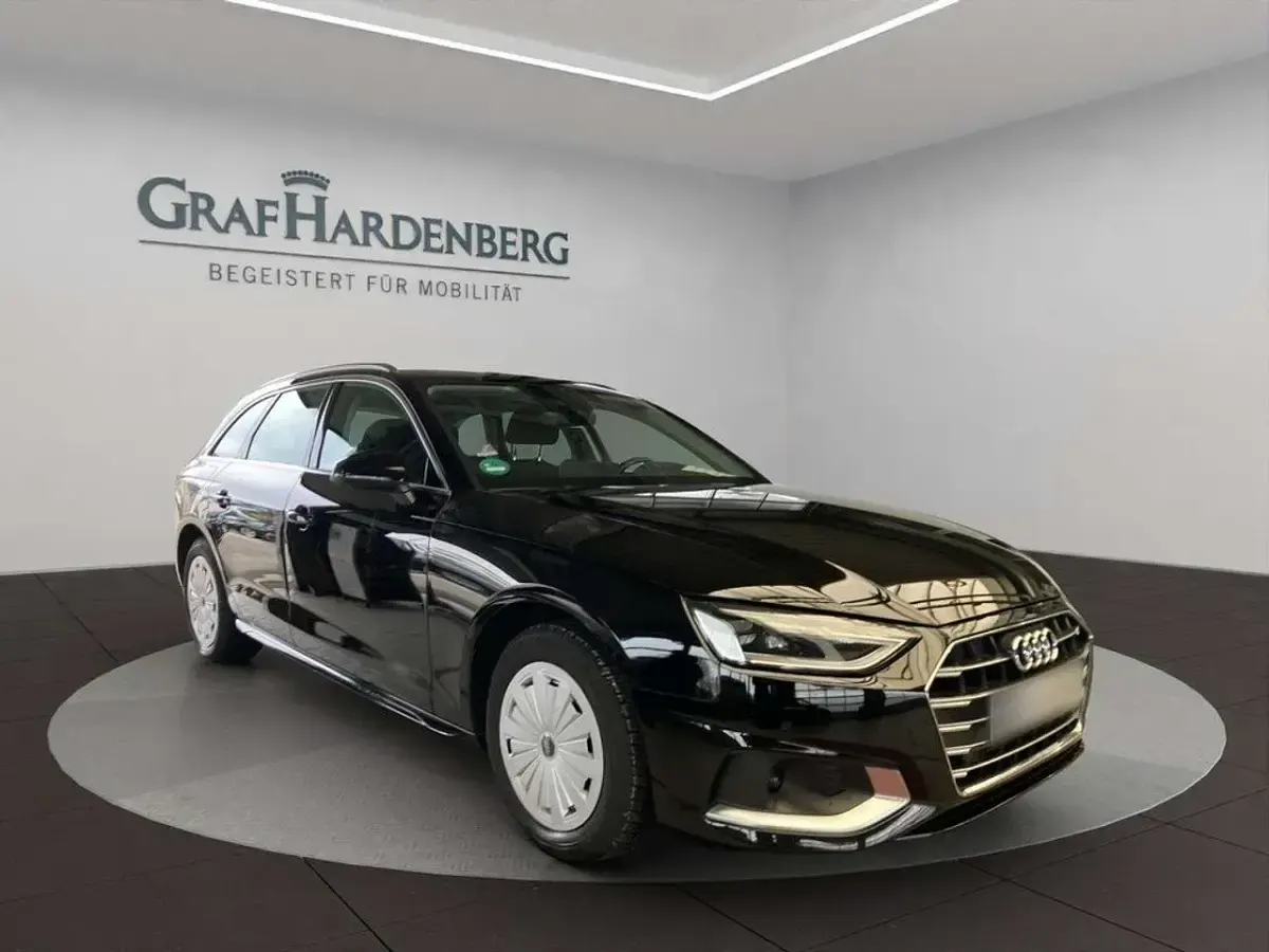 Gebraucht Audi A4 Advanced 150 PS (110 kW) 2023 Brillantschwarz Kombi
