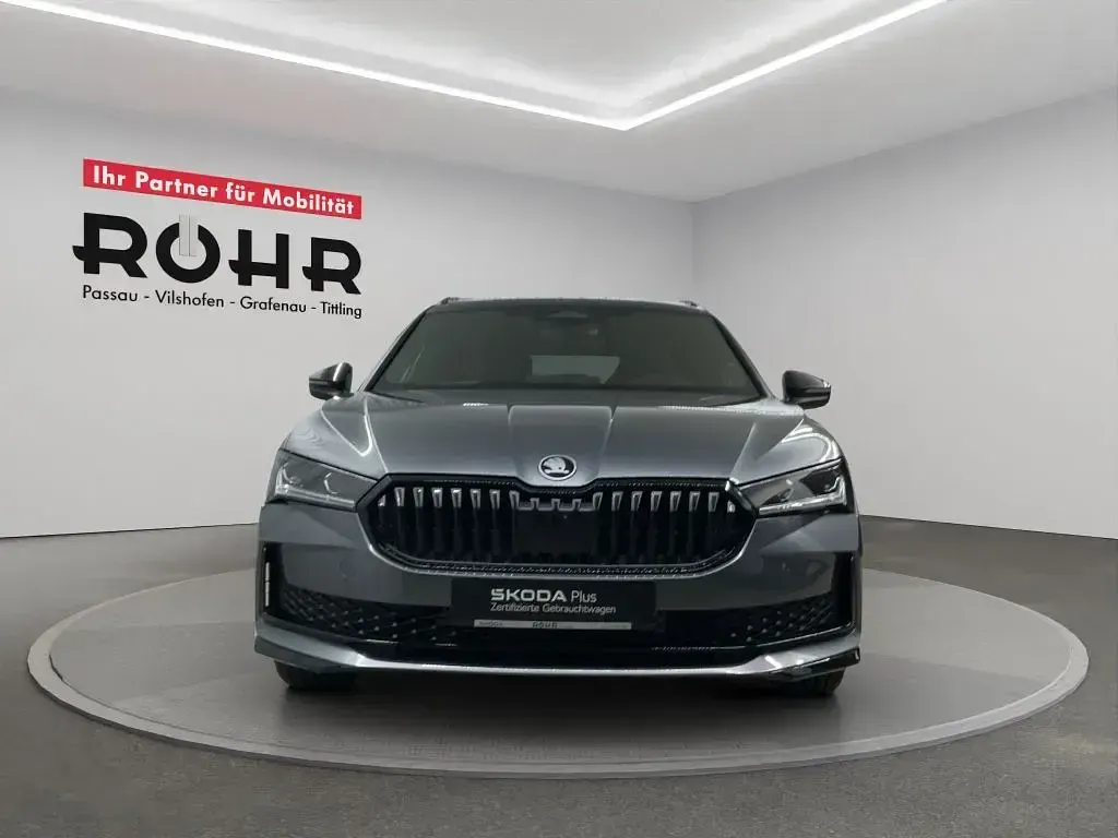Gebraucht Skoda Superb SportLine 150 PS (110 kW) 2026 Grau Kombi