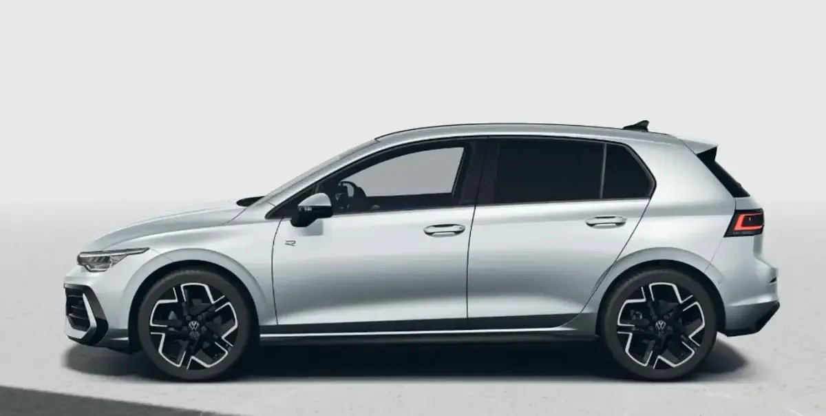 Neu VW Golf VIII R-line 150 PS (110 kW) 2026 Oyster silver/black roof Limousine