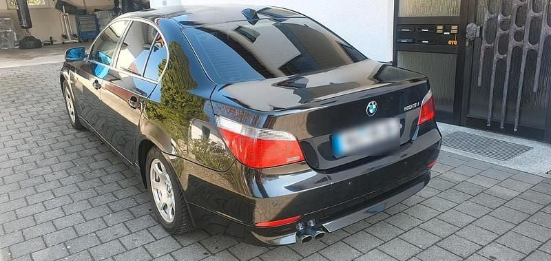 Second-hand BMW 523 177 CP (130 kW) 2006 Negru Berlinǎ