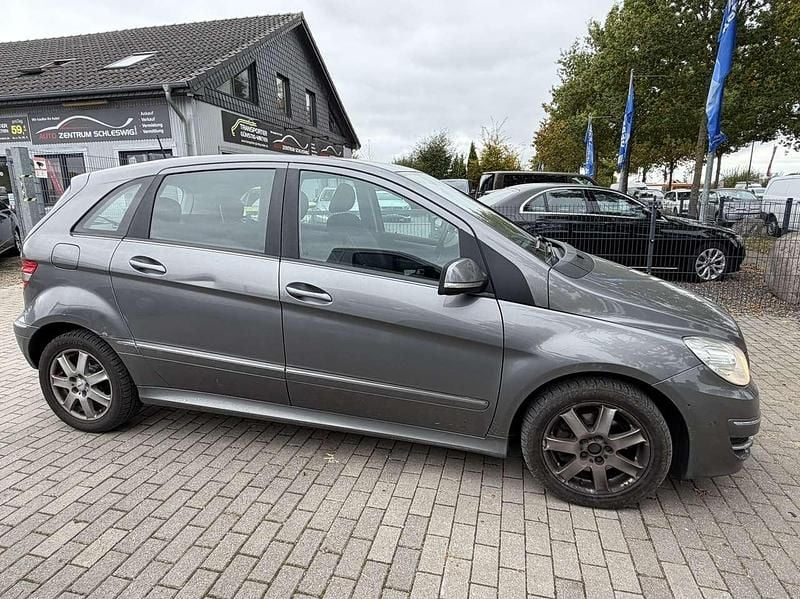 Gebraucht Mercedes B180 109 PS (80 kW) 2010 Mountaingrau  met. Van / Kleinbus