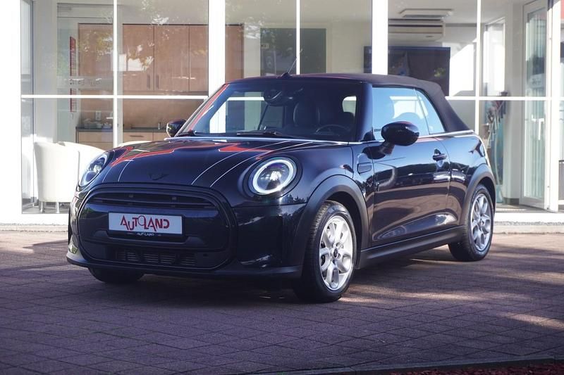 Schwarz Gebraucht 2023 Mini Cooper Classic Kleinwagen | 24.890 € (Etwas zu teuer) - Bild 1/4
