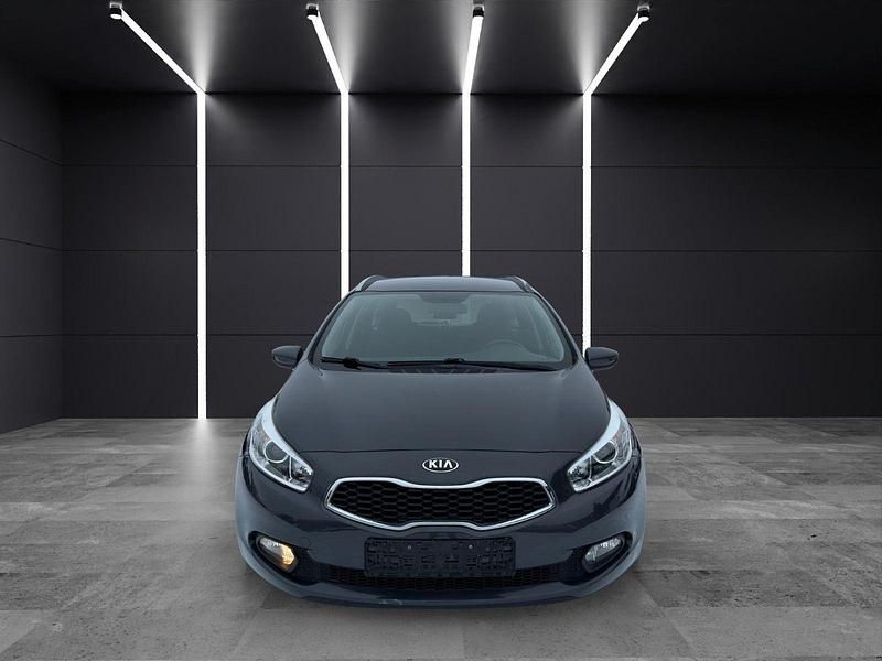 Second-hand Kia Ceed 135 CP (99 kW) 2013 Gri Hatchback