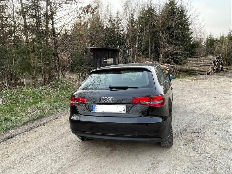 Gebraucht Audi A3 Ambiente 105 PS (77 kW) 2013 Schwarz Limousine