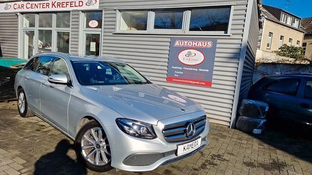 Iridiumsilber metalliclack Gebraucht 2019 Mercedes E200 Kombi | 19.500 € (Fairer Preis) - Bild 1/4
