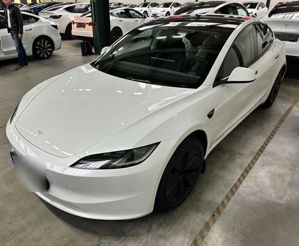 Verkauft Tesla Model 3 Highland 2024 F., gebraucht 2023, 1.500 km in  Forstern