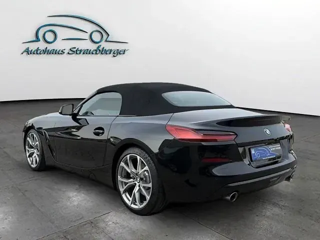 Gebraucht BMW Z4 Sport Line 197 PS (144 kW) 2021 Schwarzkeine angabe Cabrio