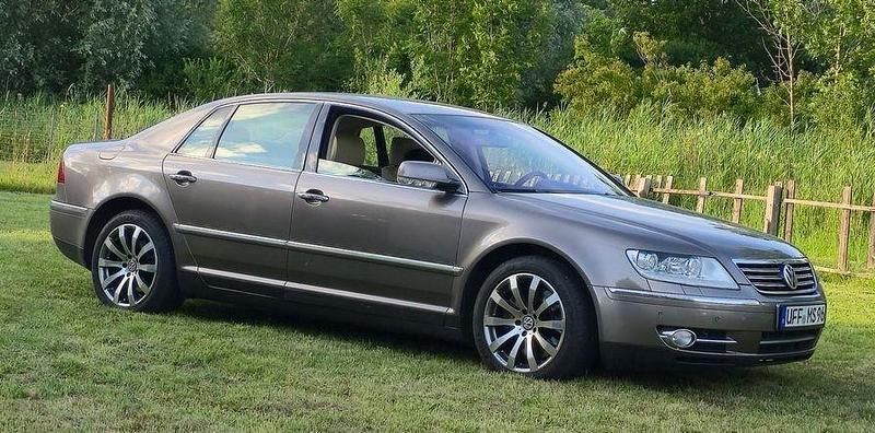 Braun Gebraucht 2010 VW Phaeton Limousine | 8.600 € (Fairer Preis) - Bild 1/4