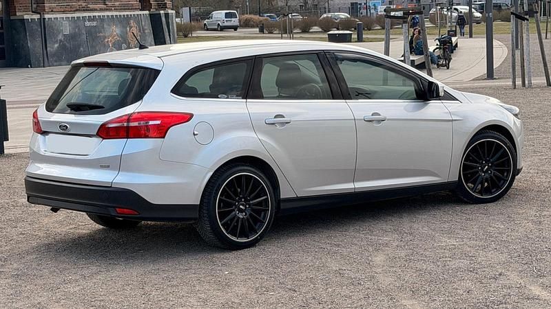 Second-hand Ford Focus 125 CP (91 kW) 2016 Argintiu Break