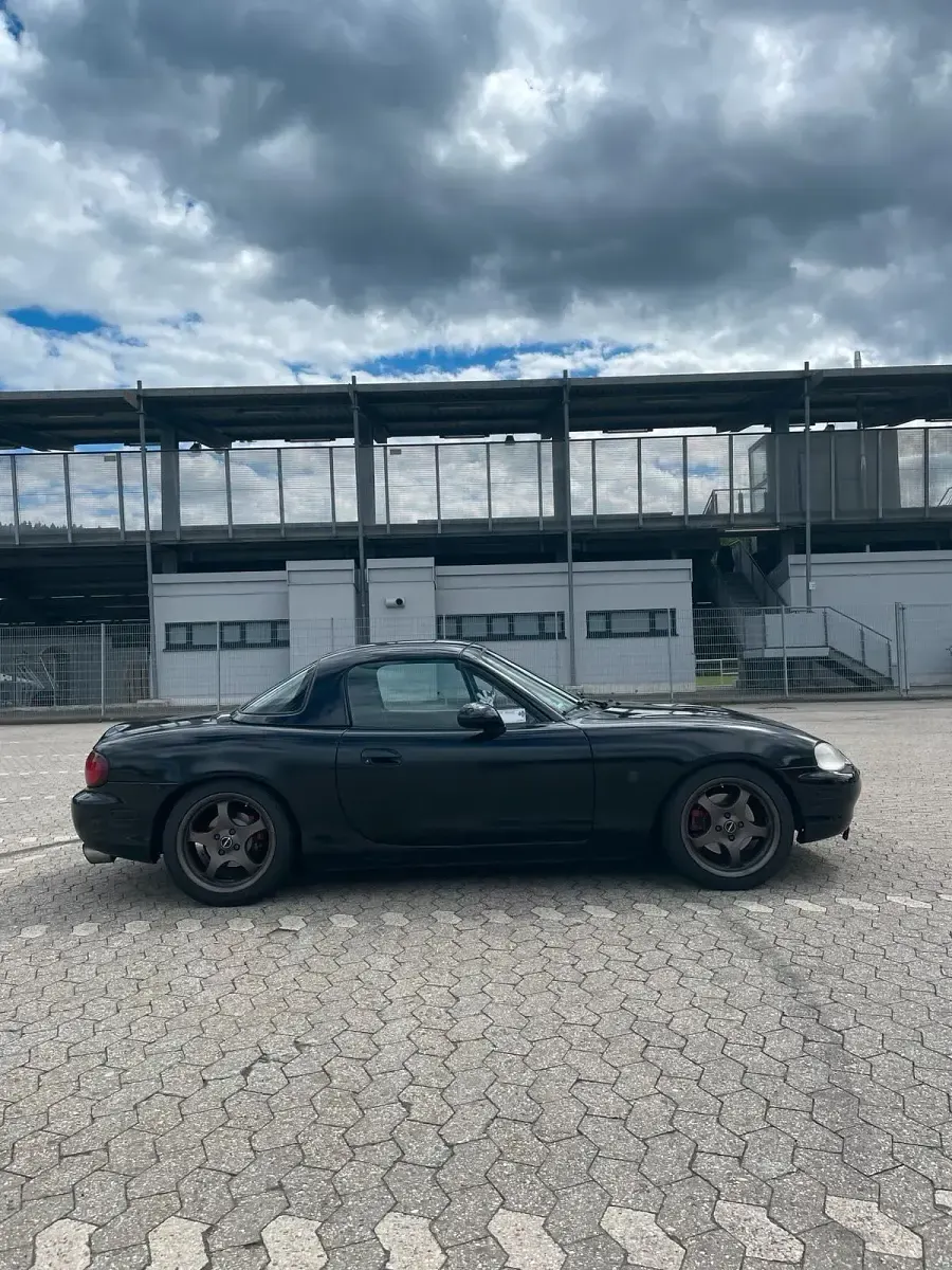 Gebraucht Mazda MX5 140 PS (102 kW) 1998 Schwarz Cabrio