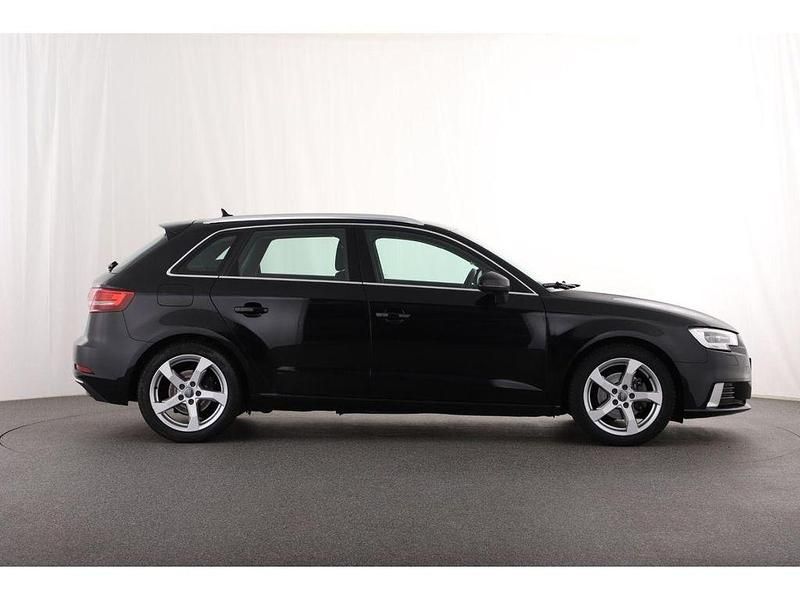 Gebraucht Audi A3 Sport 116 PS (85 kW) 2020 Mythosschwarz metallic Limousine