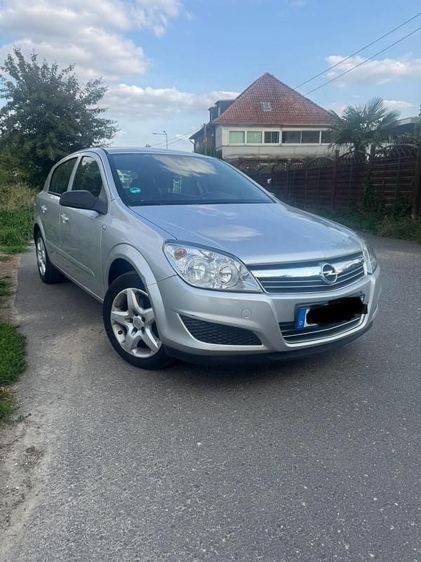 Silber Gebraucht 2008 Opel Astra Innovation Kleinwagen | 1.700 € (Superpreis) - Bild 1/4