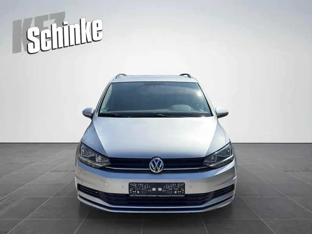 Gebraucht VW Touran Trendline 110 PS (80 kW) 2016 Silber Van / Kleinbus
