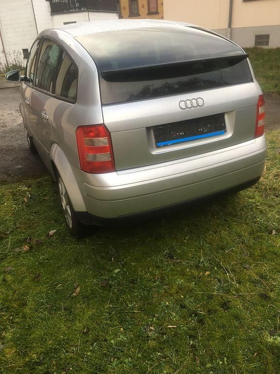 Silber Gebraucht 2005 Audi A2 Kleinwagen | 5.377 € (Etwas zu teuer) - Bild 1/4