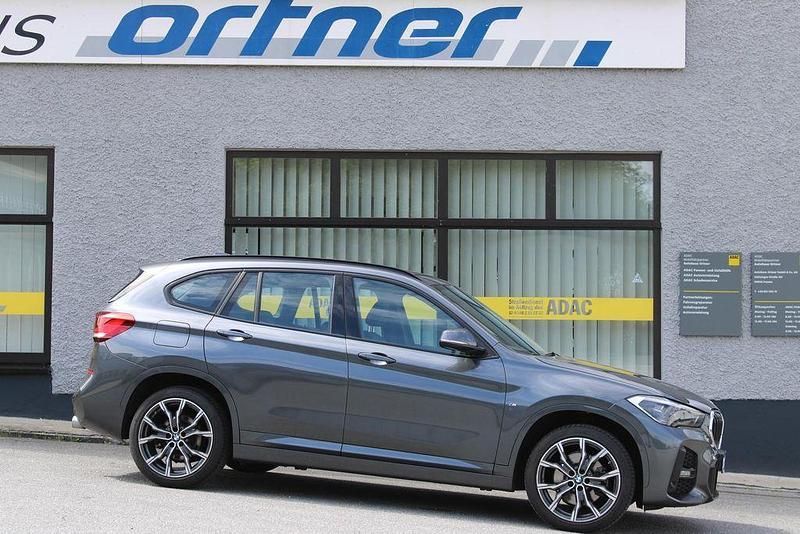 Grau Gebraucht 2020 BMW X1 M Sport SUV | 26.900 € (Fairer Preis) - Bild 1/4