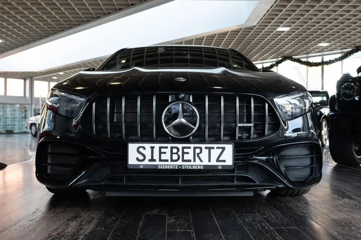 Gebraucht Mercedes A45 AMG Premium Plus 421 PS (309 kW) 2023 Schwarz Kleinwagen