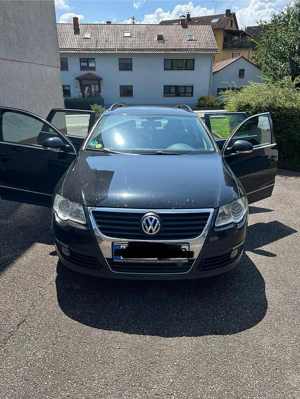 Schwarz Gebraucht 2010 VW Passat Kombi | 3.900 € - Bild 1/4