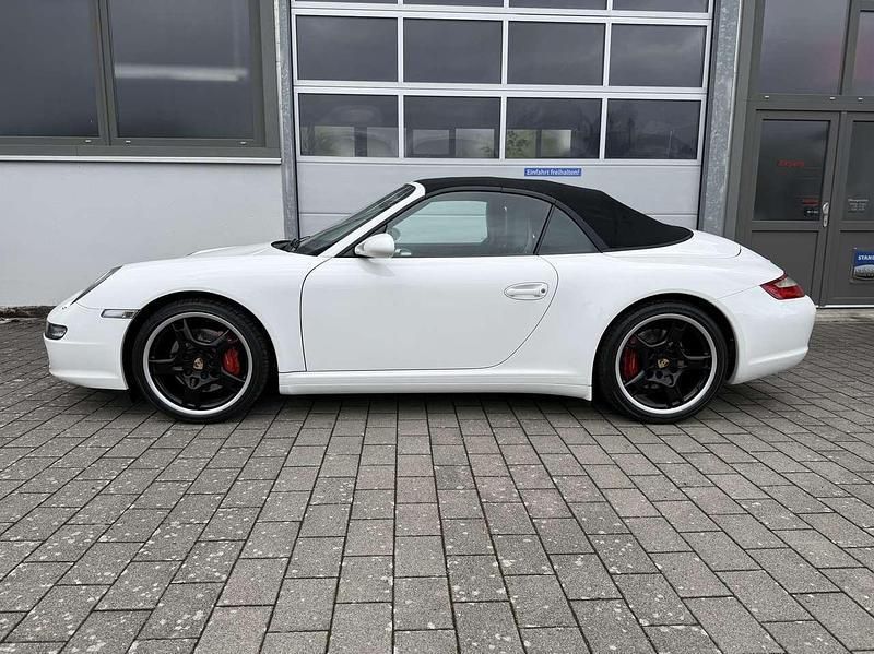 Weiß Gebraucht 2007 Porsche 911 Carrera 4S Cabriolet Cabrio | 57.800 € (Fairer Preis) - Bild 1/4