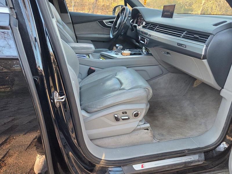 Gebraucht Audi Q7 Ambiente 272 PS (200 kW) 2016 Schwarz SUV