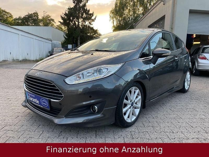 Grau Gebraucht 2016 Ford Fiesta Titanium Kleinwagen | 8.999 € (Fairer Preis) - Bild 1/4