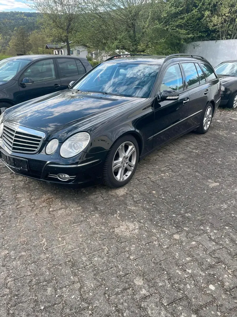 Gebraucht Mercedes E200 184 PS (135 kW) 2008 Schwarz Kombi