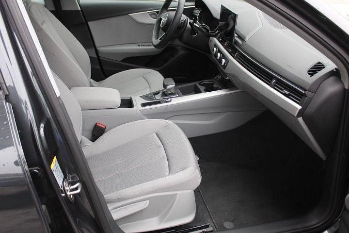 Gebraucht Audi A4 Basis 150 PS (110 kW) 2023 Manhattangrau (metallic) Kombi