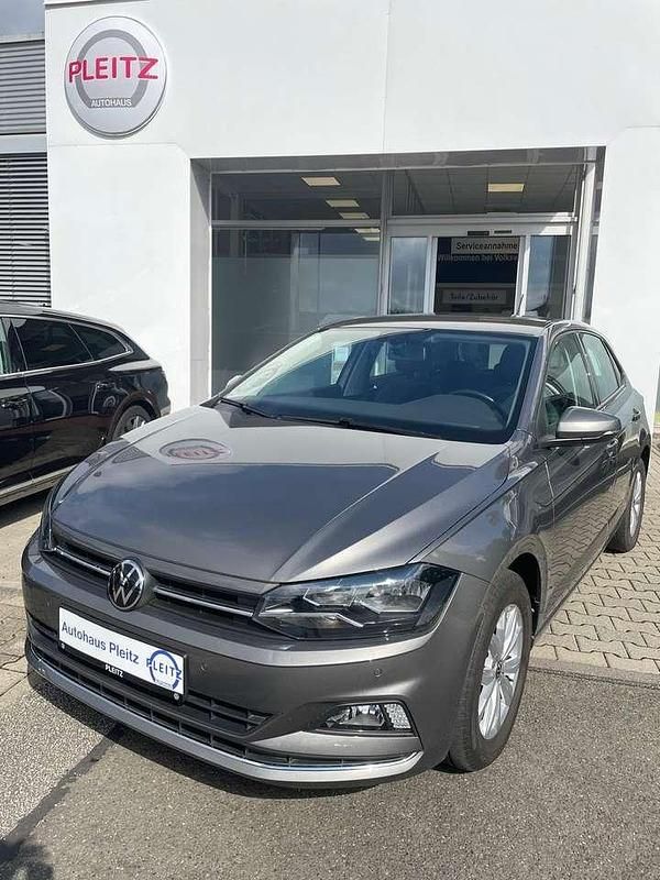 Limestone grey metallic Gebraucht 2021 VW Polo Highline Kleinwagen | 13.990 € (Fairer Preis) - Bild 1/4