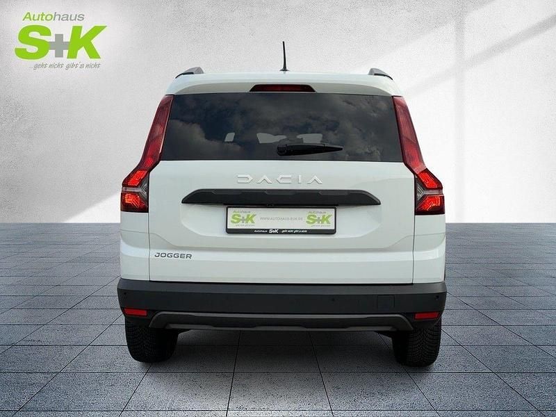 Gebraucht Dacia Jogger Expression 110 PS (80 kW) 2023 Weiß Van / Kleinbus