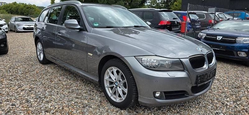 Grau Gebraucht 2012 BMW 320 Kombi | 5.800 € (Superpreis) - Bild 1/4