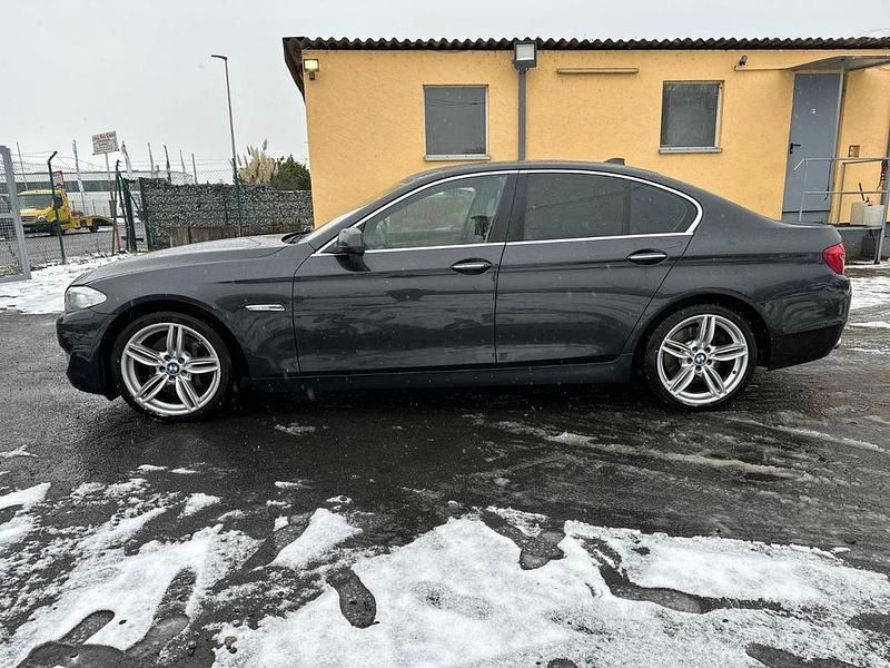 Gebraucht BMW 530 Sport Line 258 PS (189 kW) 2012 Braun Limousine