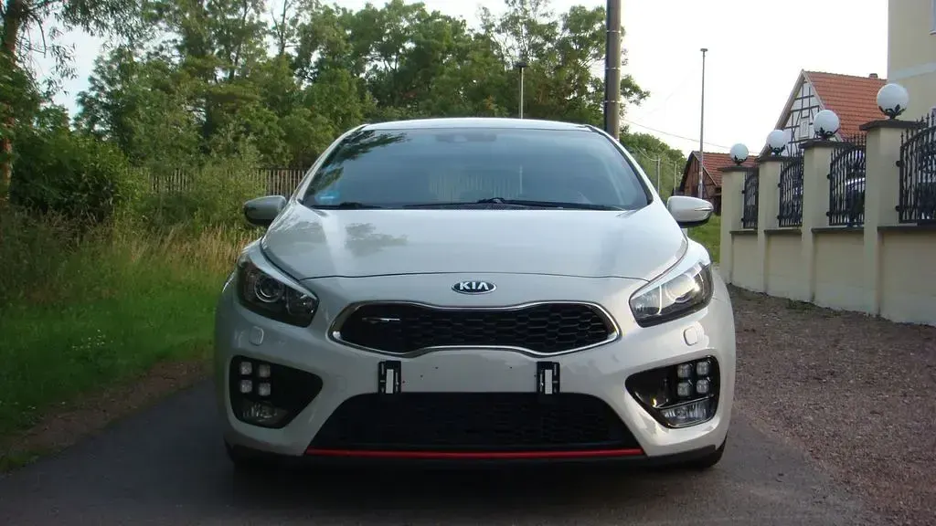 Gebraucht Kia Ceed GT-Challenge 204 PS (150 kW) 2015 Grau Kleinwagen
