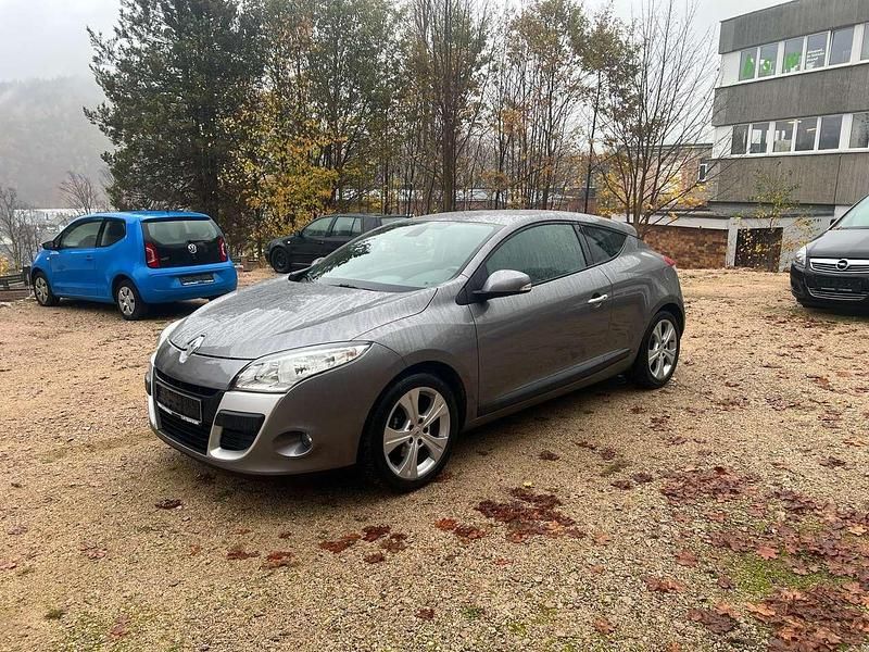 Grau cassiopee Gebraucht 2010 Renault Mégane Coupé Dynamique Coupé | 5.690 € - Bild 1/4